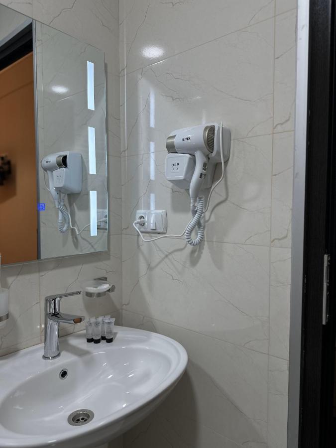 ホテル Bina N28 クタイシ エクステリア 写真